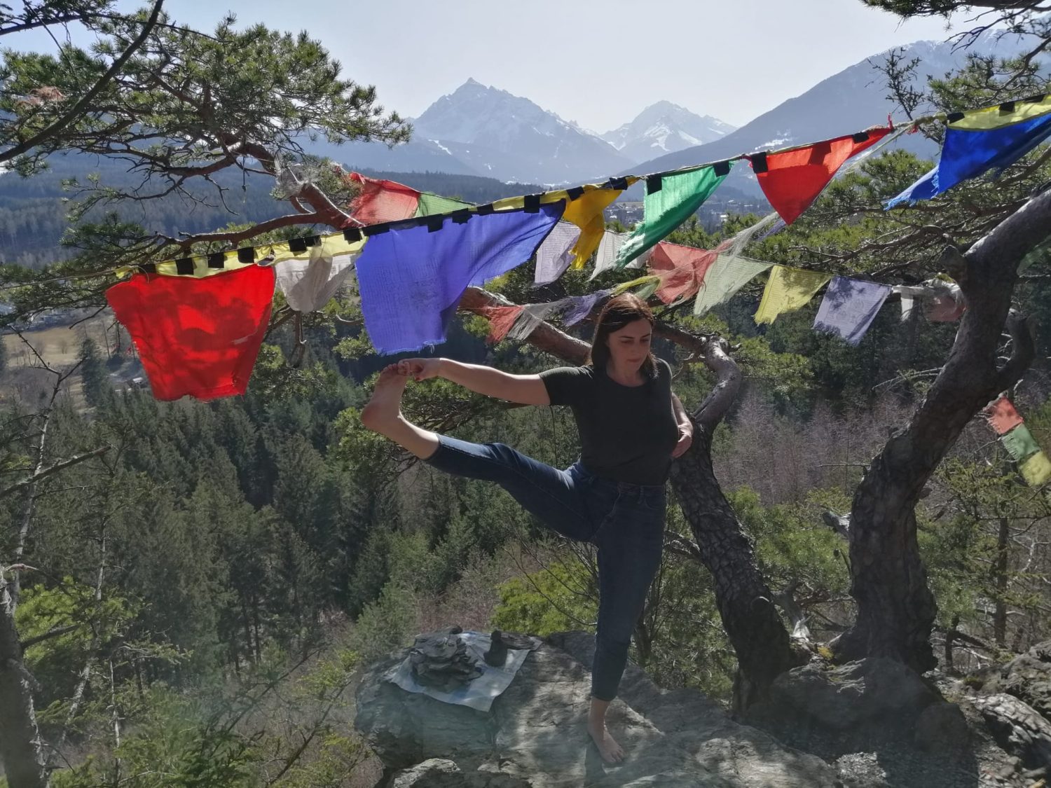 Uthita Hasta Padangushtasana am Lanser Kopf, Innsbruck, Nathalie Hosp Yoga